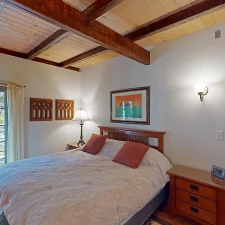 Hacienda - 3-Bedroom Home Home